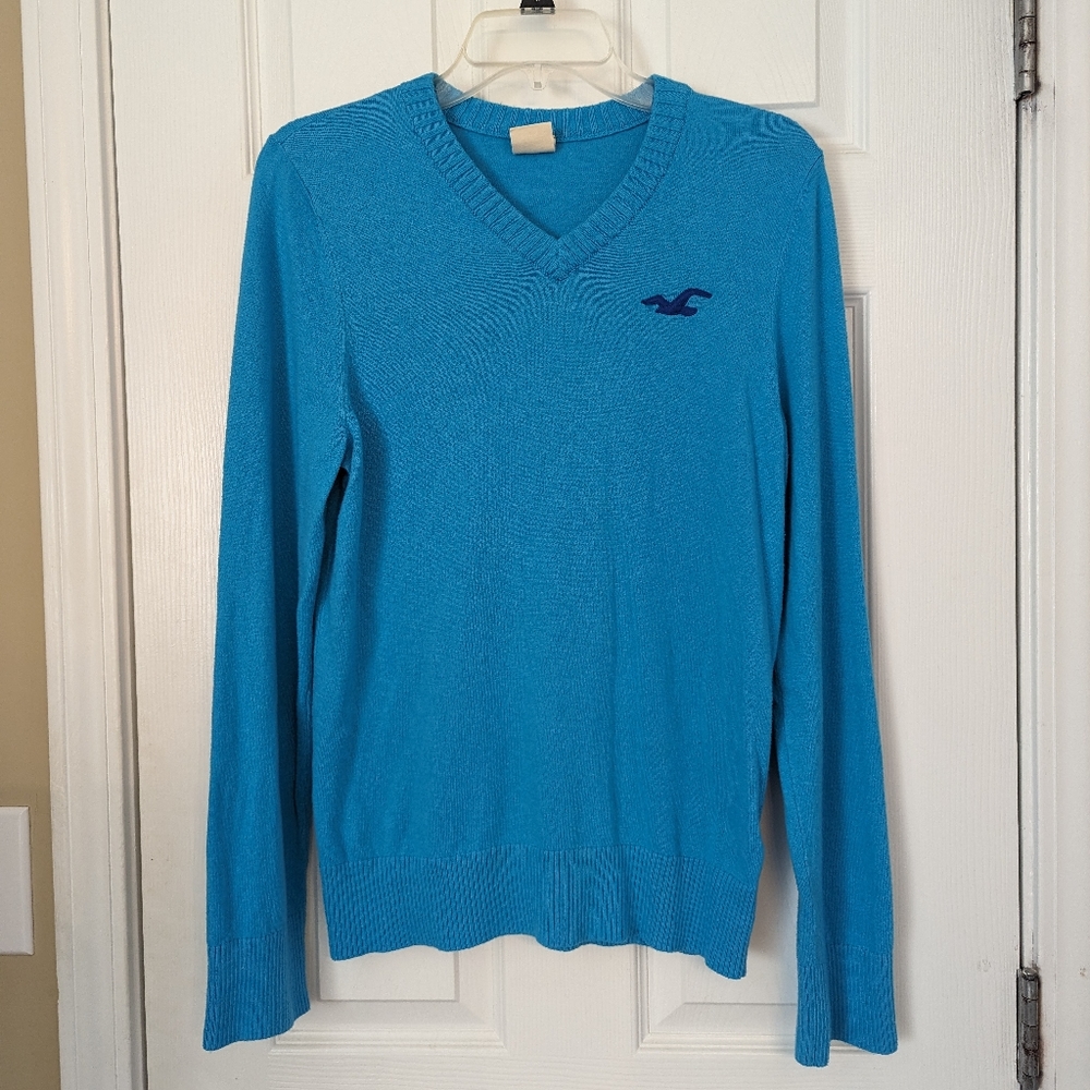 Hollister V-neck sweater 🩵